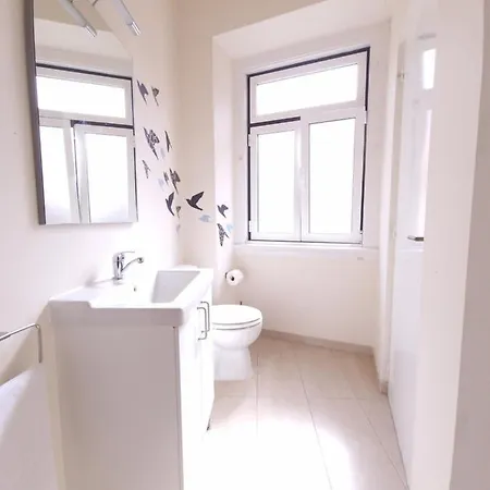 New! Cozy In The Center * Lissabon